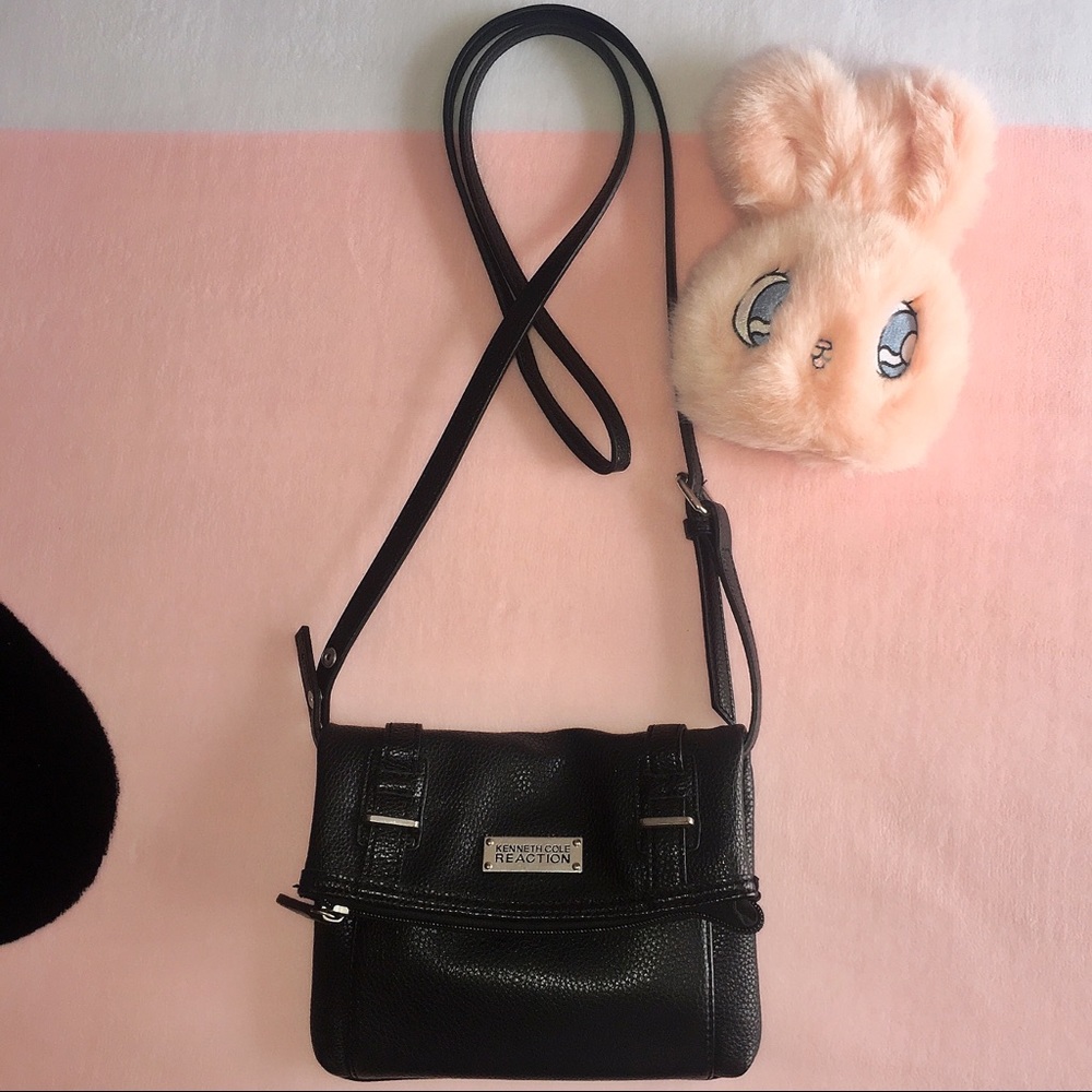 Kenneth Cole Crossbody 💜
